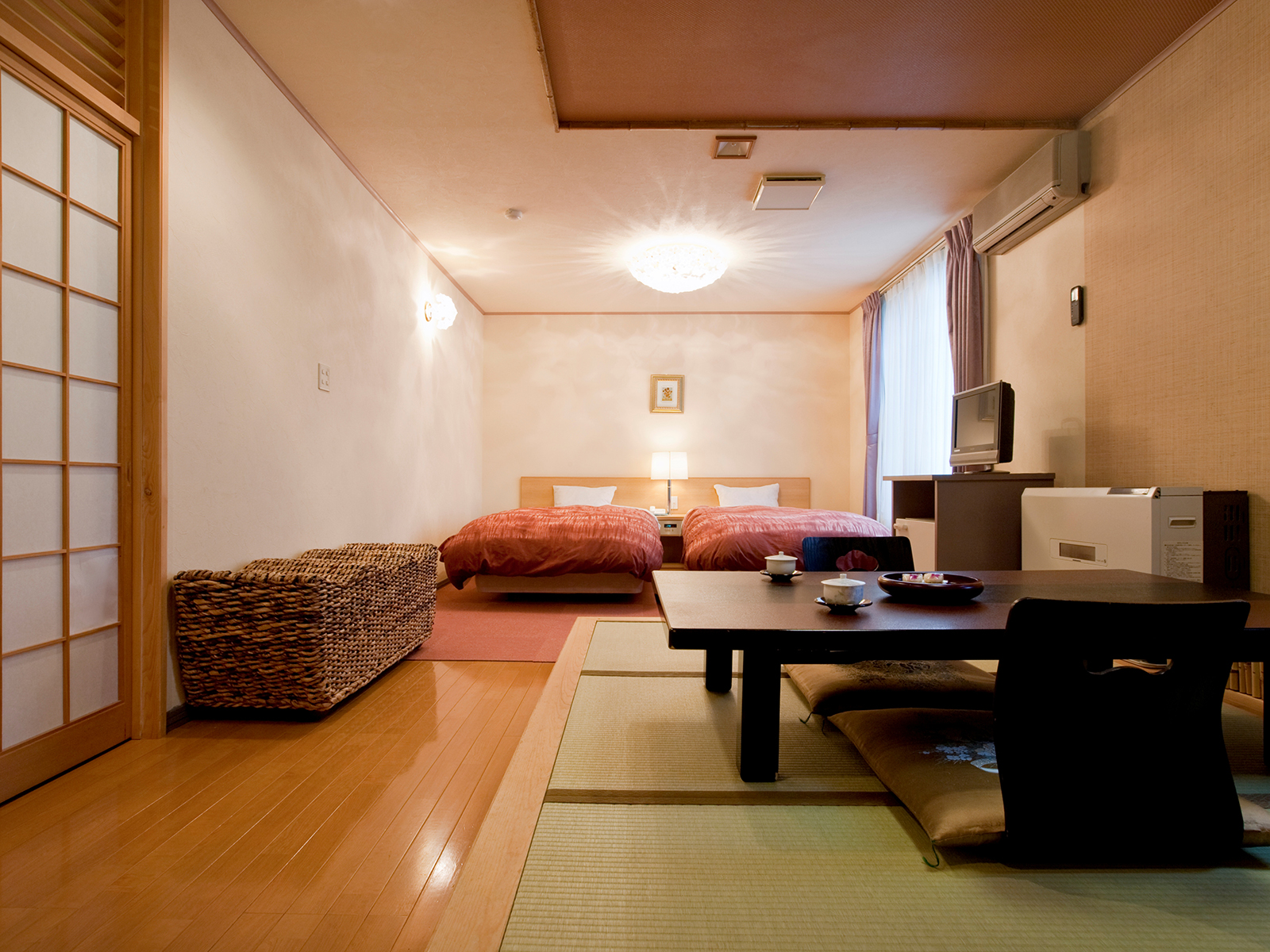 Guestrooms With Japanese Cypress Indoor Bath Japanese Western Style Room Otaru Asarigawa Onsen Hotel Musashitei